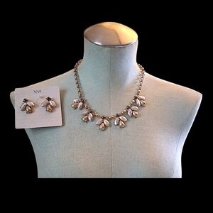 ViVI Elegant Necklace and Earring Set